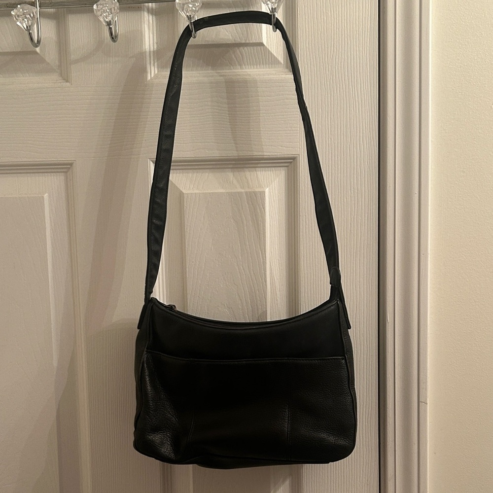 Vintage Rolfs Genuine Leather Black Handbag with Zippered Back